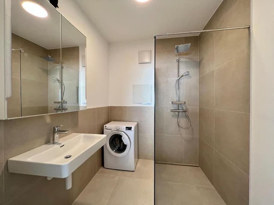 Modern Studio Gardenia_Gartenwohnung Alte Donau Виена Екстериор снимка